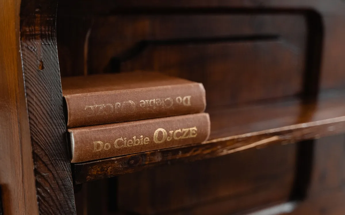 Czy można pobrać historię rozmów z Messengera?
