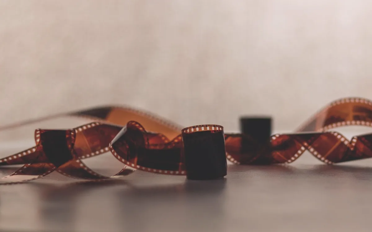 Jak uzyskać tekst z filmu, gdy zapis jest dostępny?