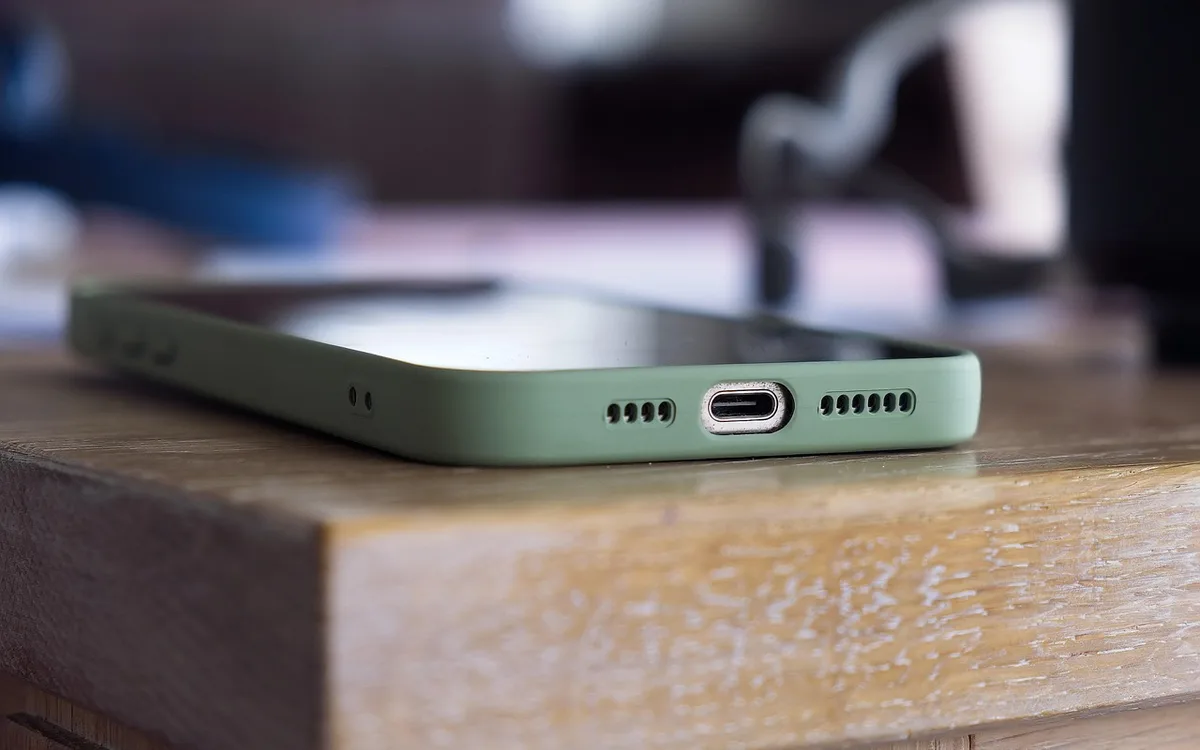 Jak wyłączyć iPhone'a w Ustawieniach bez użycia przycisków?