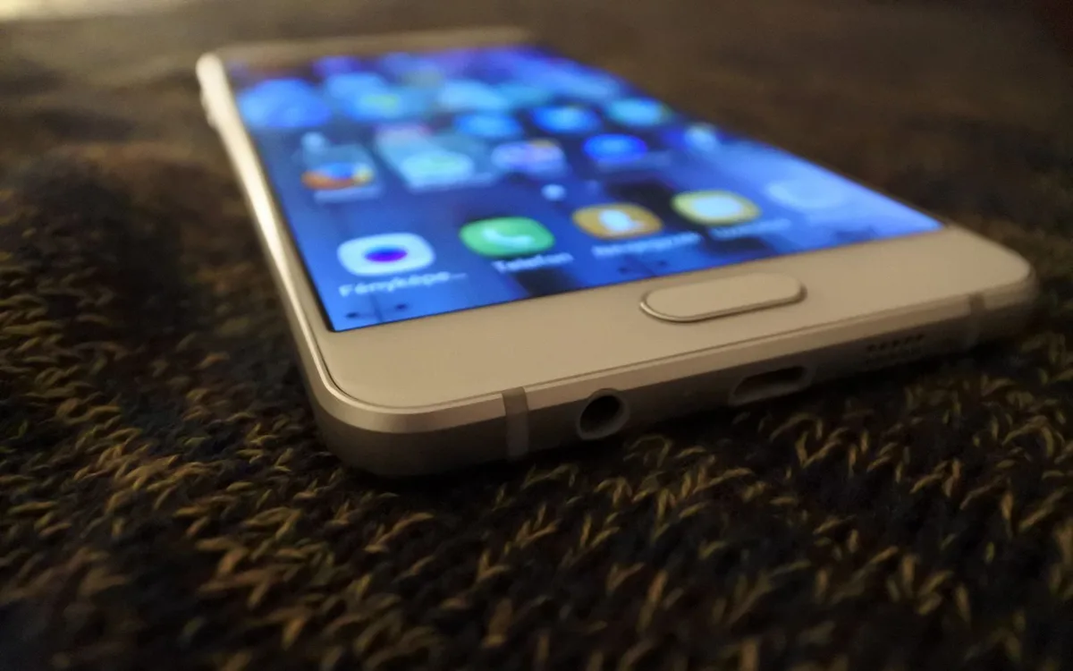 Dlaczego przycisk boczny Samsung uruchamia Bixby?