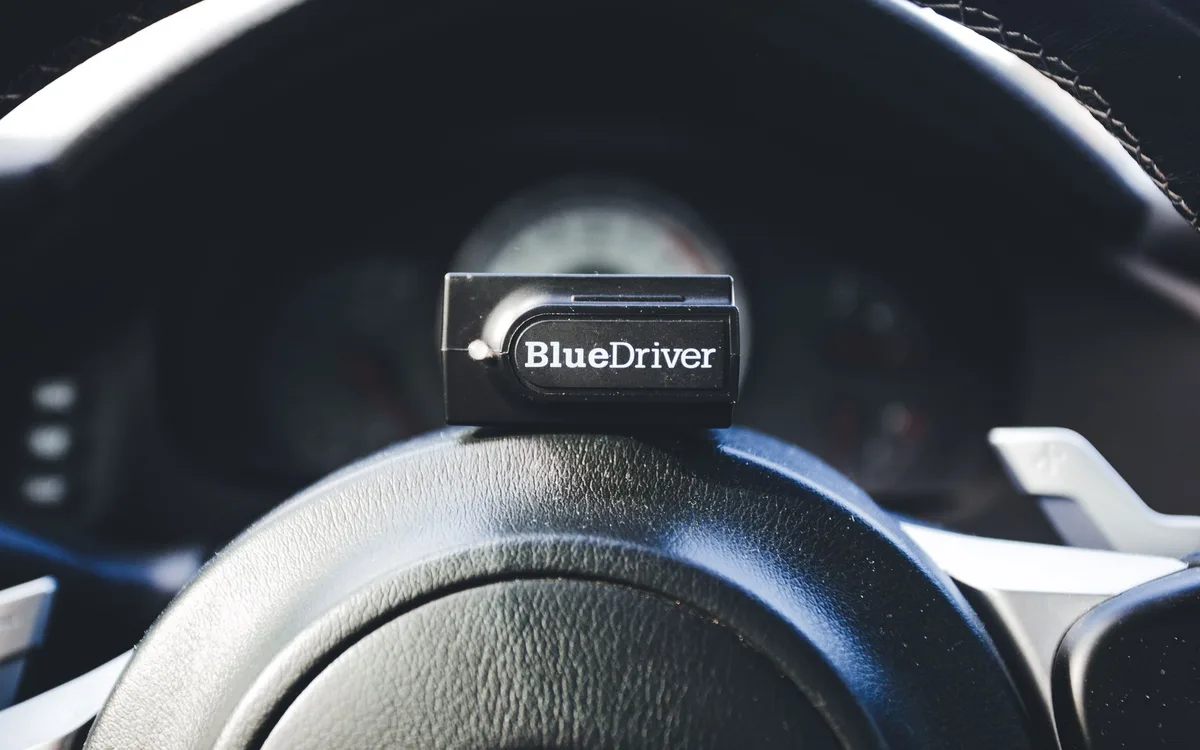 Jak zainstalować sterownik Bluetooth przez Menedżer urządzeń?