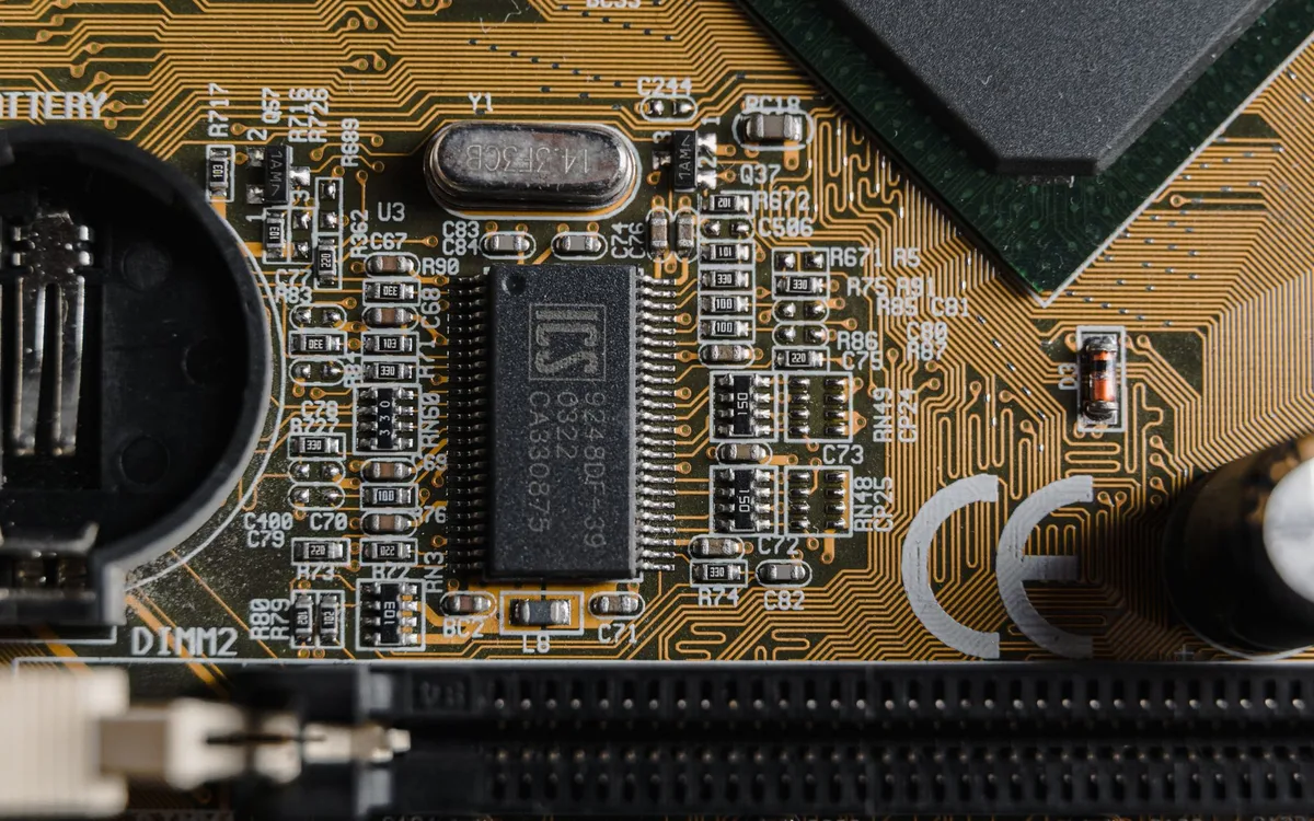 Jak ustawić BIOS, UEFI, MBR i GPT przed instalacją?
