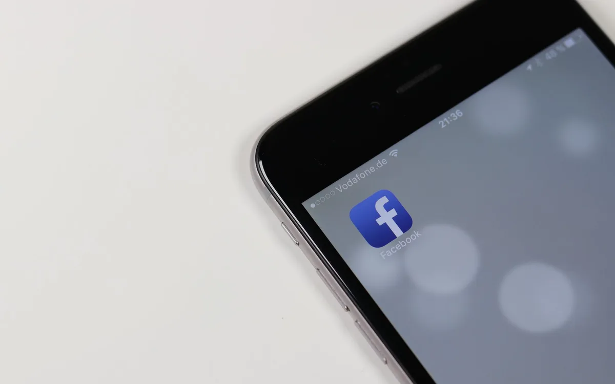 Jak zaktualizować Facebook na iPhonie