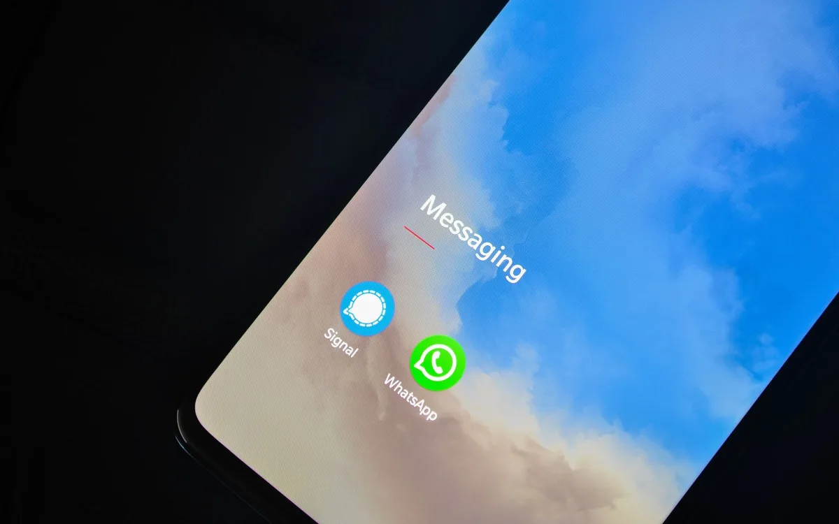 Jak zapisać zdjęcie z WhatsApp na iPhonie?