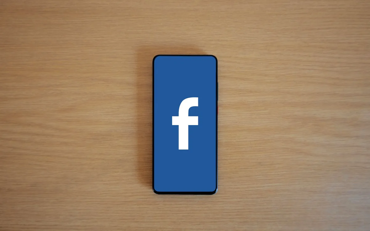 Jak zaktualizować Facebooka na iPhonie przez App Store
