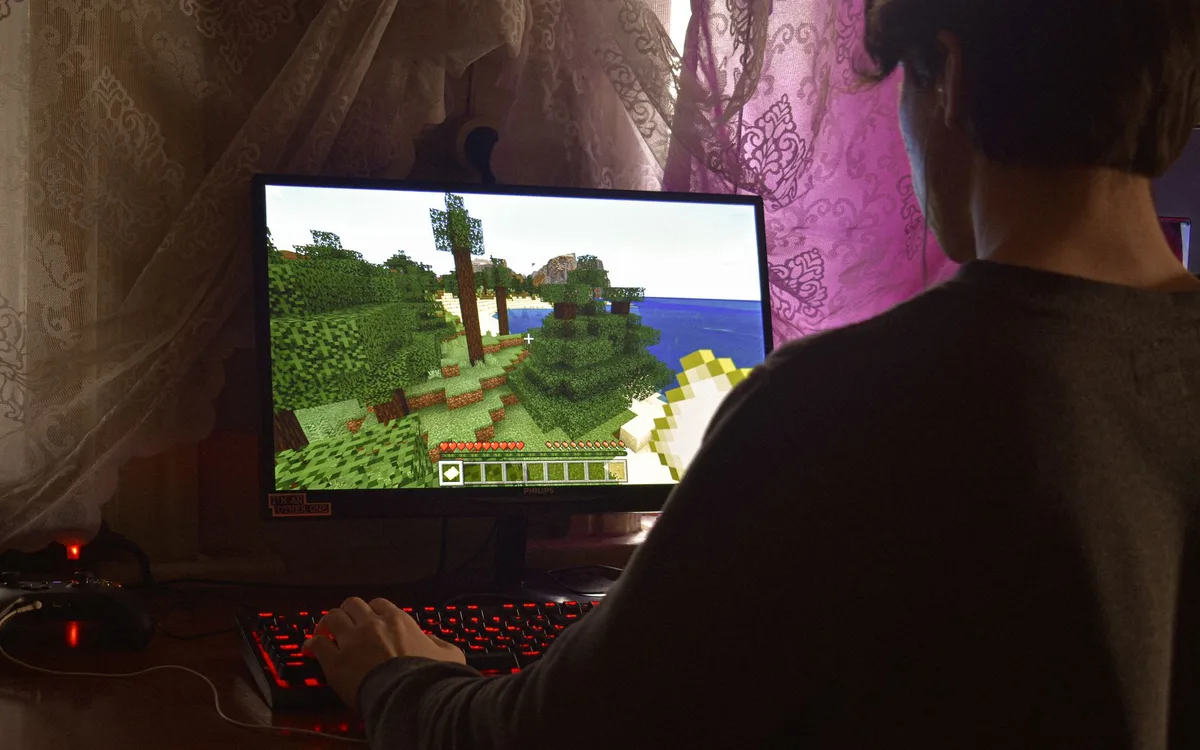 Minecraft Java Edition - pierwsze uruchomienie i wybór wersji