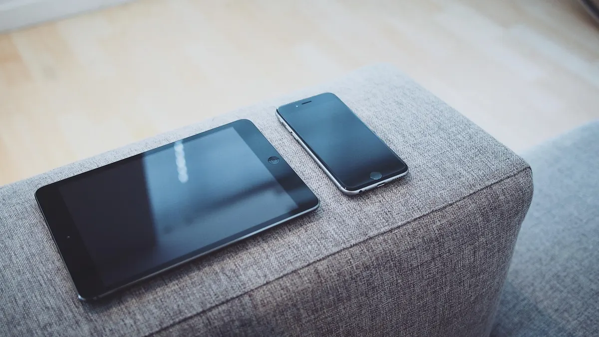 Smartfon z otwartymi ustawieniami kontroli rodzicielskiej