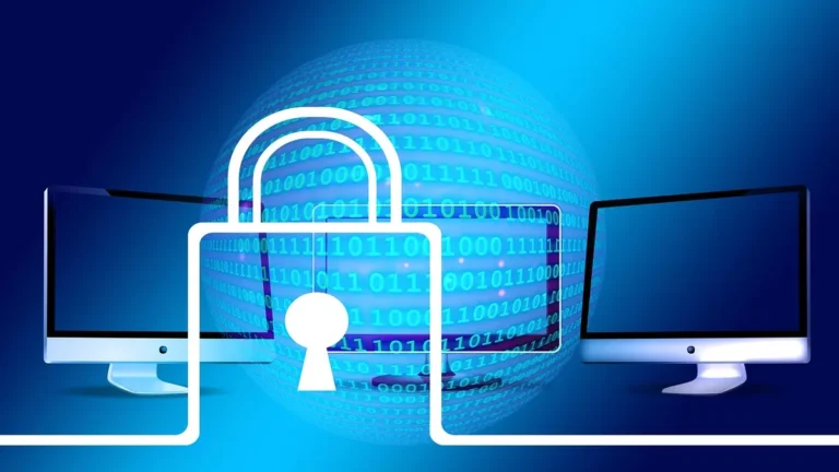 Laptop z folderem plików i kłódką symbolizującą archiwum ZIP zabezpieczone hasłem