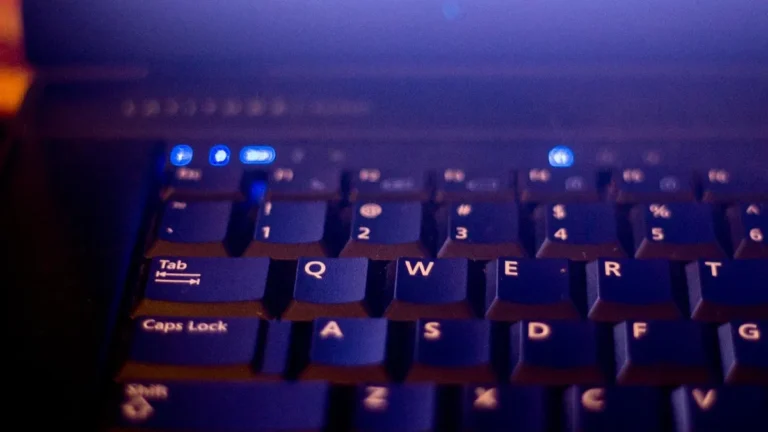 Jak wyłączyć podświetlenie klawiatury w laptopie