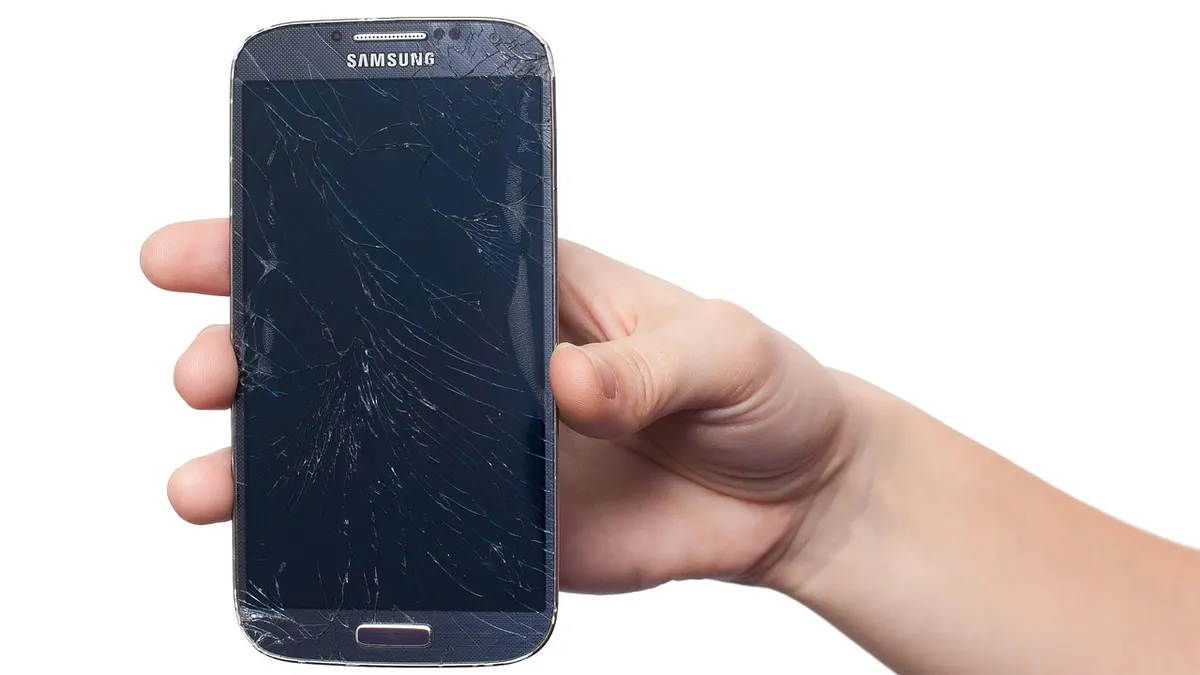 Telefon Samsung Galaxy z widocznym przyciskiem zasilania i ekranem ustawień
