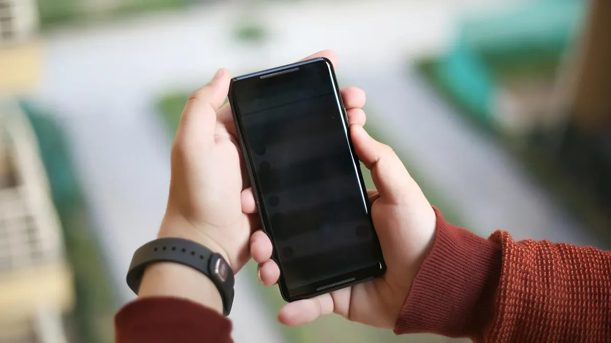 Smartfon Xiaomi z ekranem ustawień kopii zapasowej danych